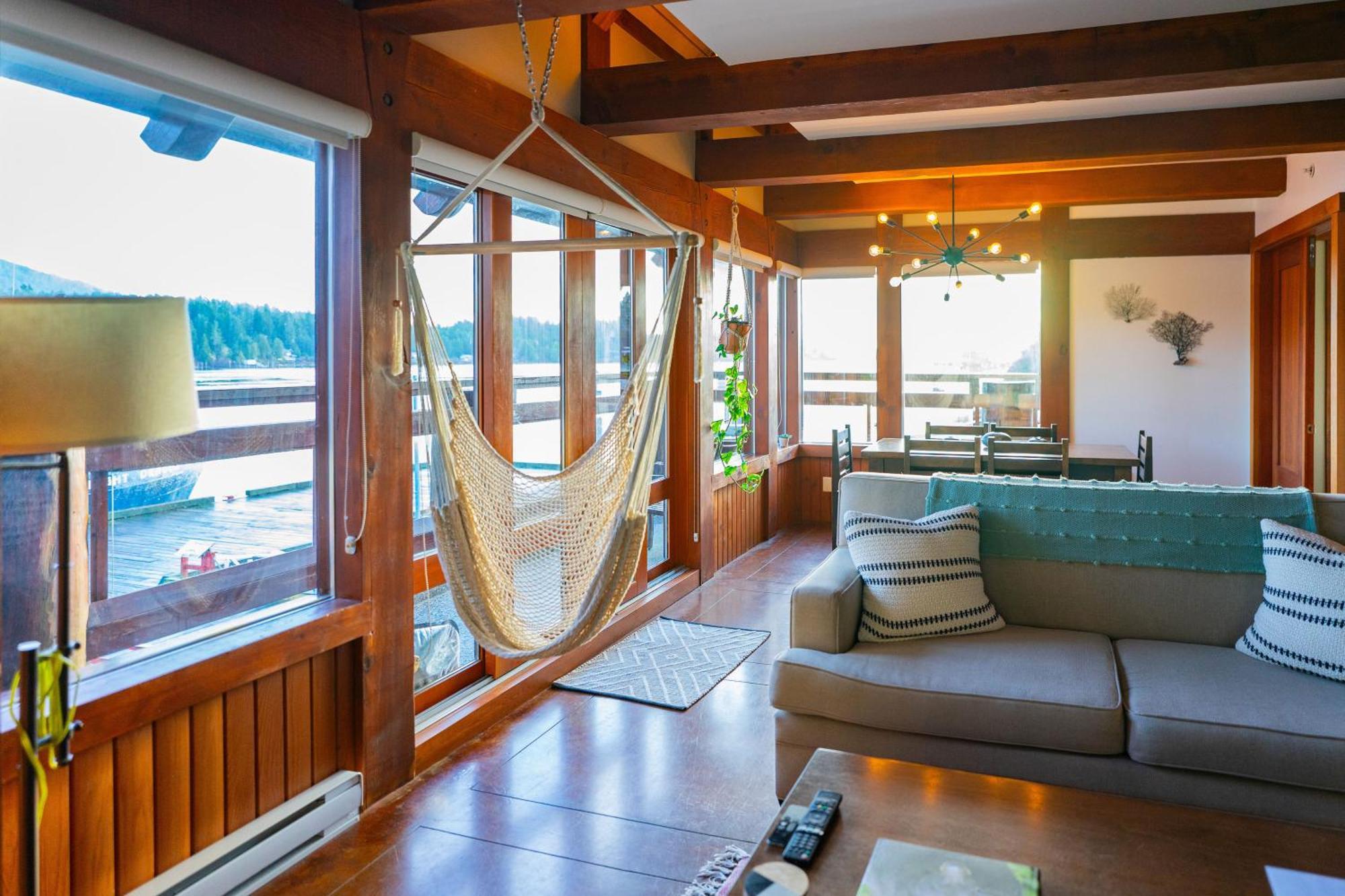 Waterfront Condo In Ucluelet Bagian luar foto