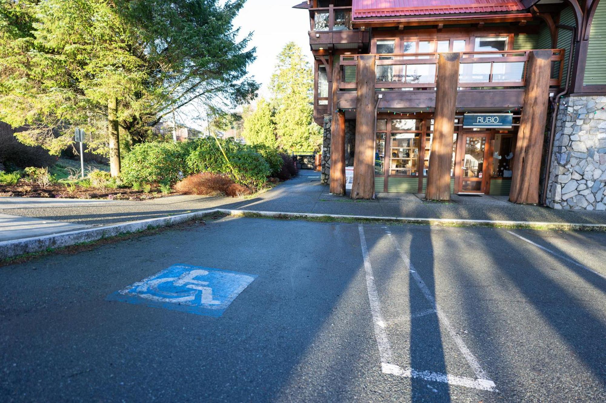 Waterfront Condo In Ucluelet Bagian luar foto