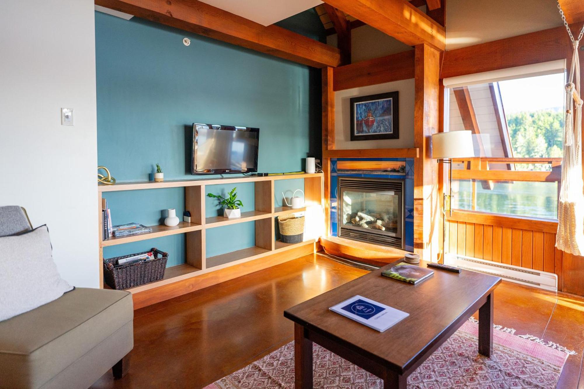 Waterfront Condo In Ucluelet Bagian luar foto