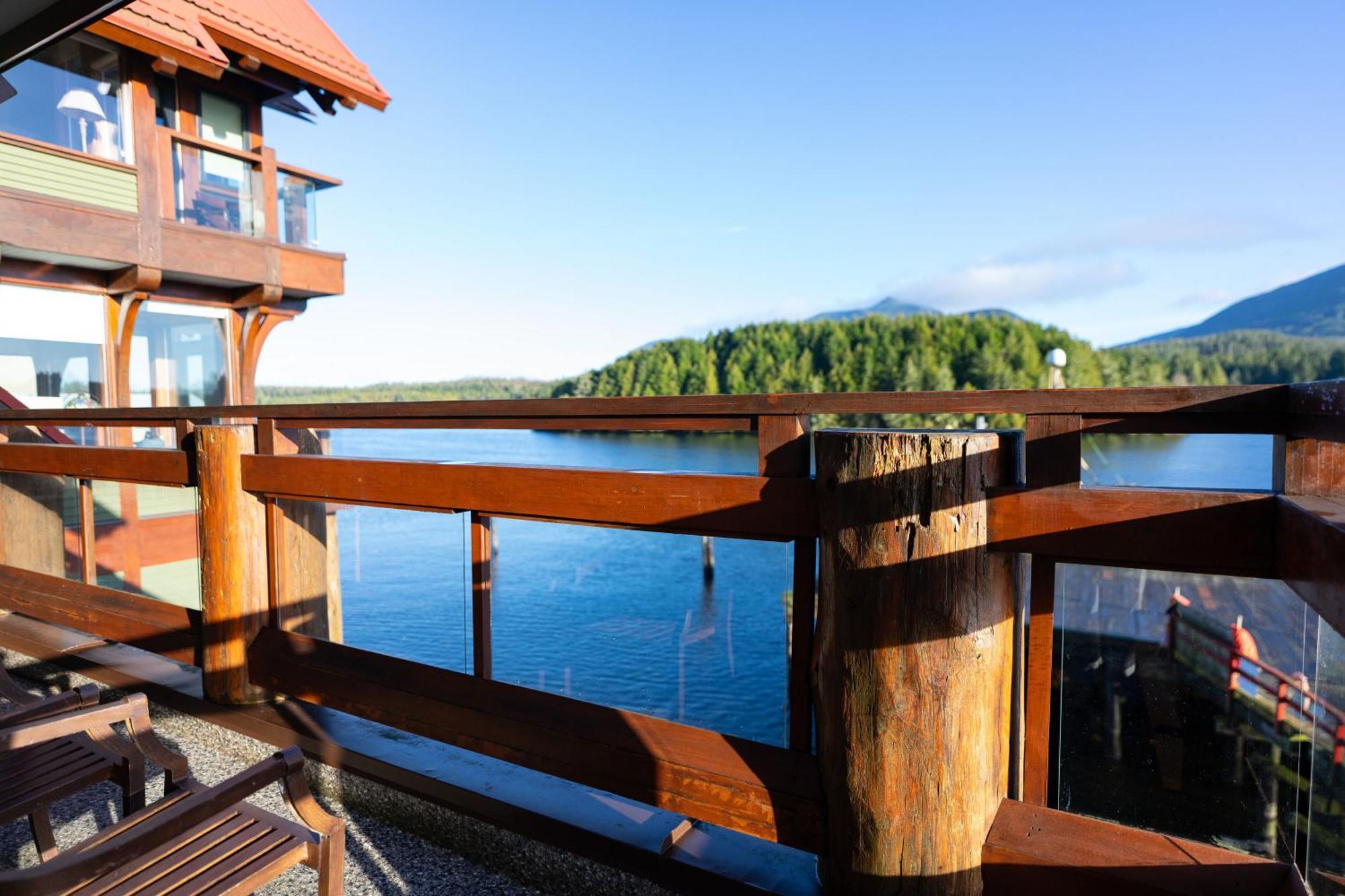 Waterfront Condo In Ucluelet Bagian luar foto