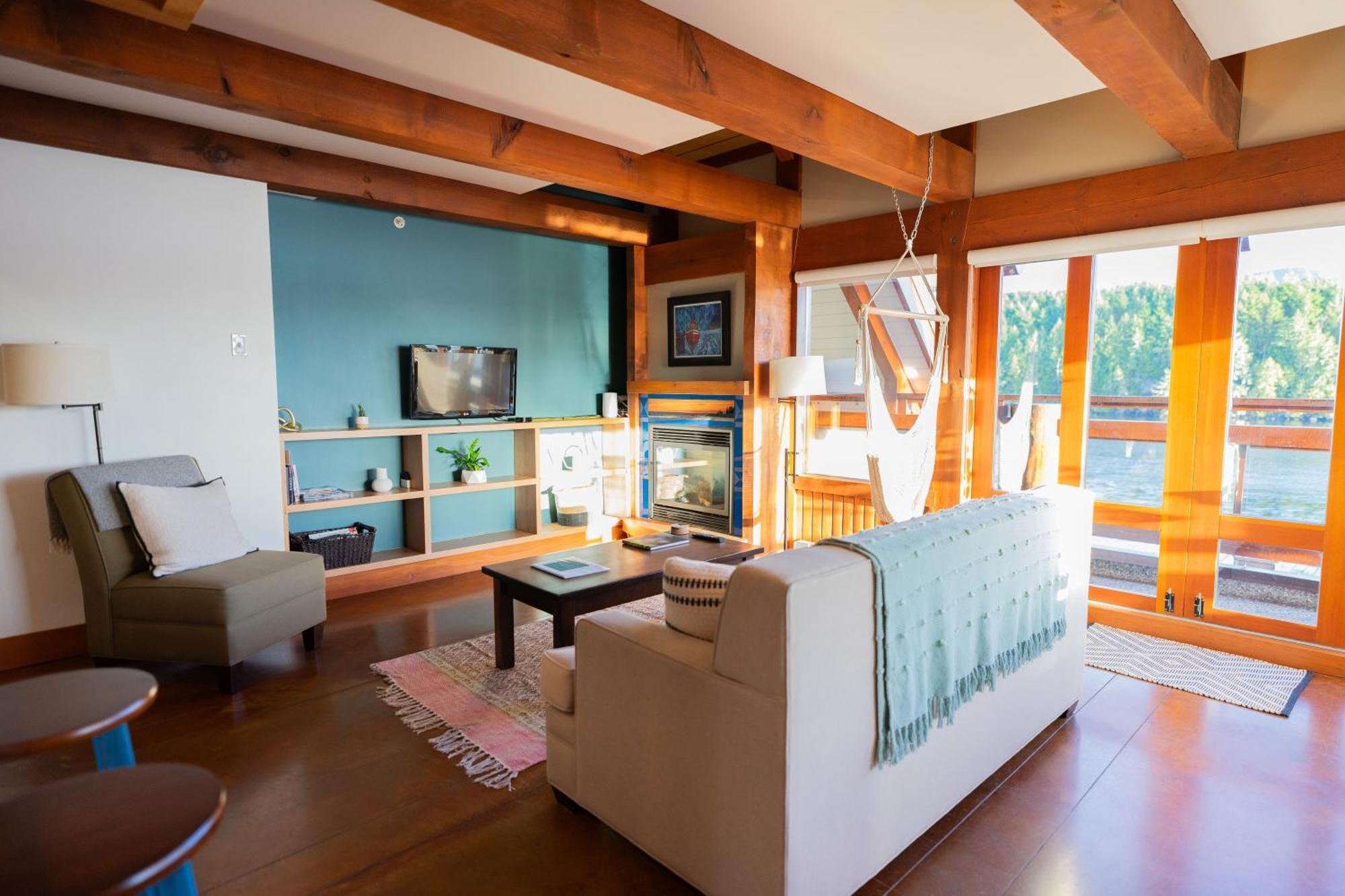 Waterfront Condo In Ucluelet Bagian luar foto