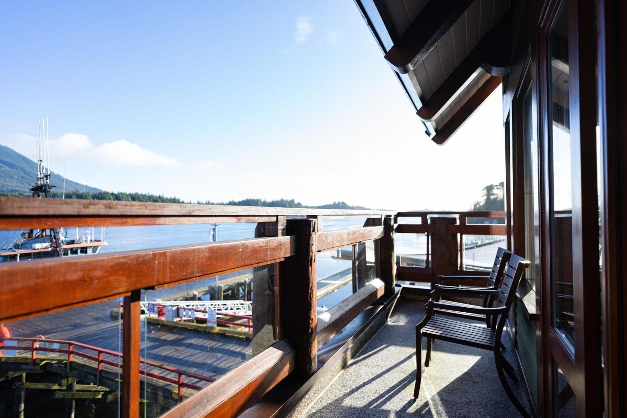 Waterfront Condo In Ucluelet Bagian luar foto