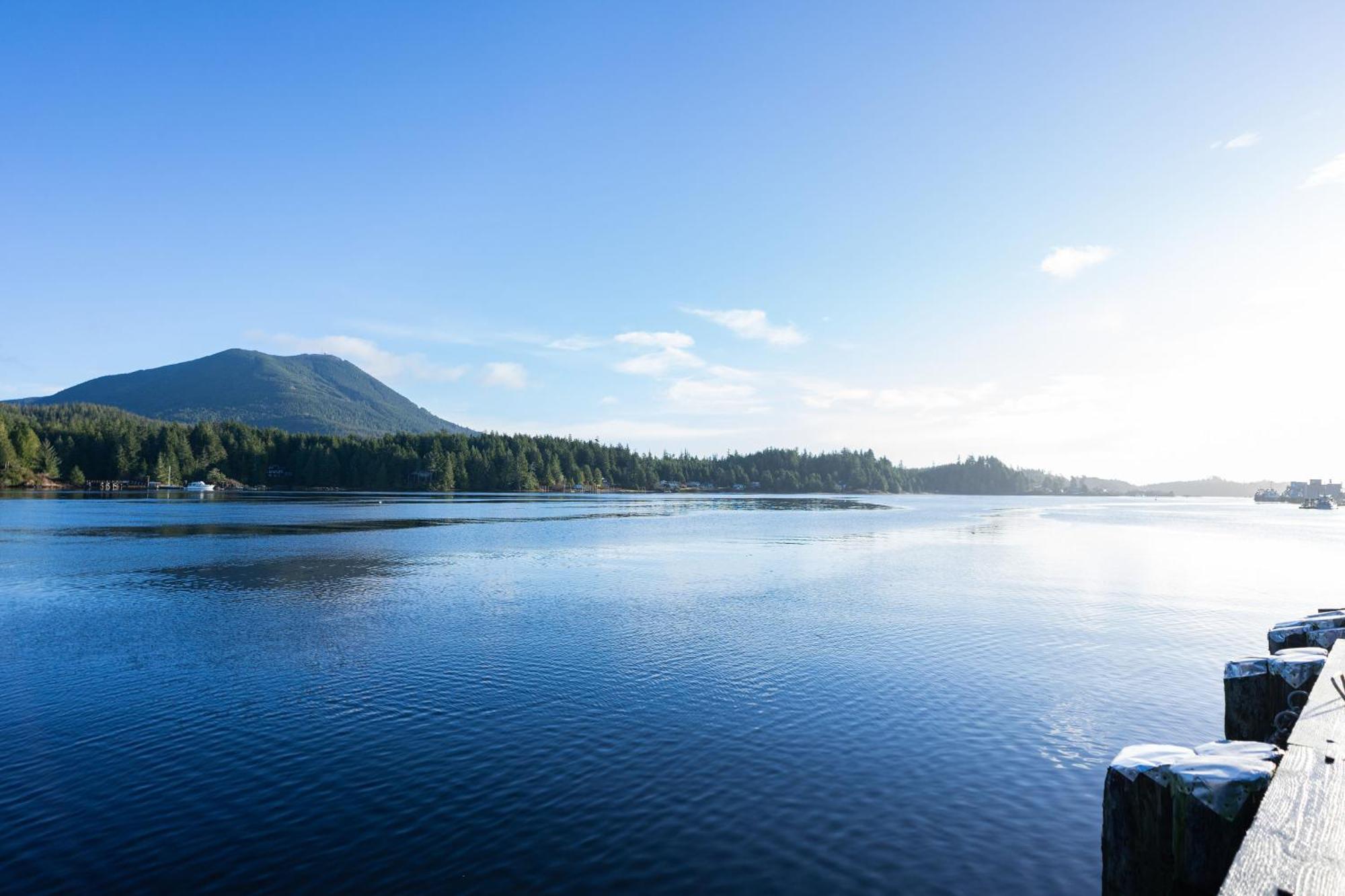 Waterfront Condo In Ucluelet Bagian luar foto