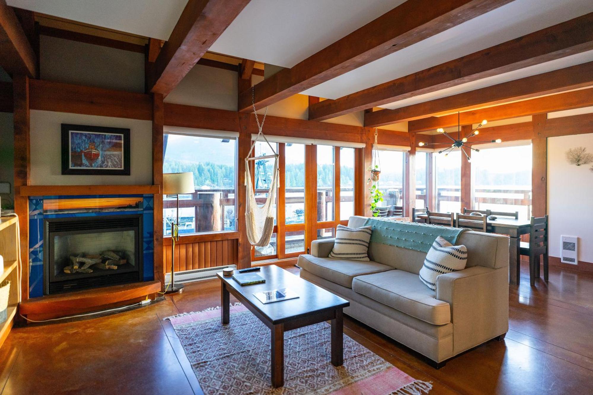 Waterfront Condo In Ucluelet Bagian luar foto